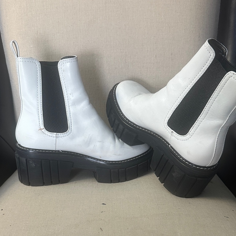 Gianni Bini White and Black Ankle Boots
